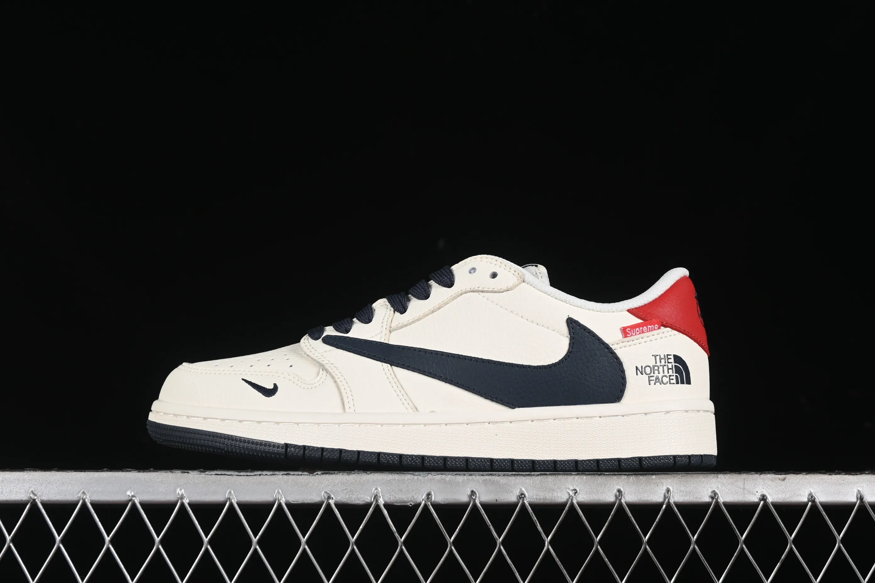All categories Air Jordan Jordan series basketball shoes Air Jordan 1 Low high-end customized low-top sneakers Travis Scott x Fragment Design x Air Jordan 1 Low OG SP AJ1 Joe 1 Supreme North Face Collaboration-off-white red tail black hook low-top cultural casual sneakers DIY1688-0